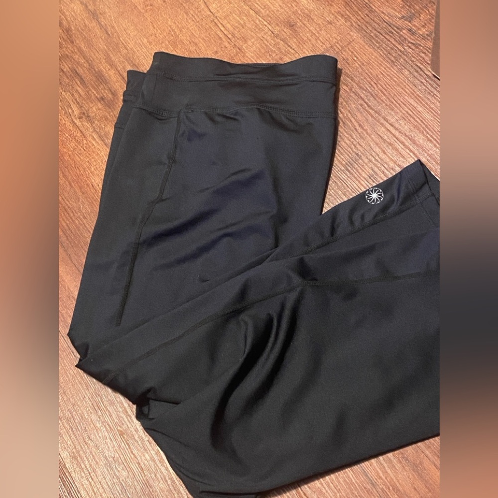 Black running yoga sports tights leggings size 26/28 waist 22 inches